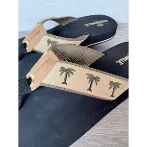 Margaritaville Flip Flops Women 8 Green Cushioned Thong Sandal Breezy Palm Trees